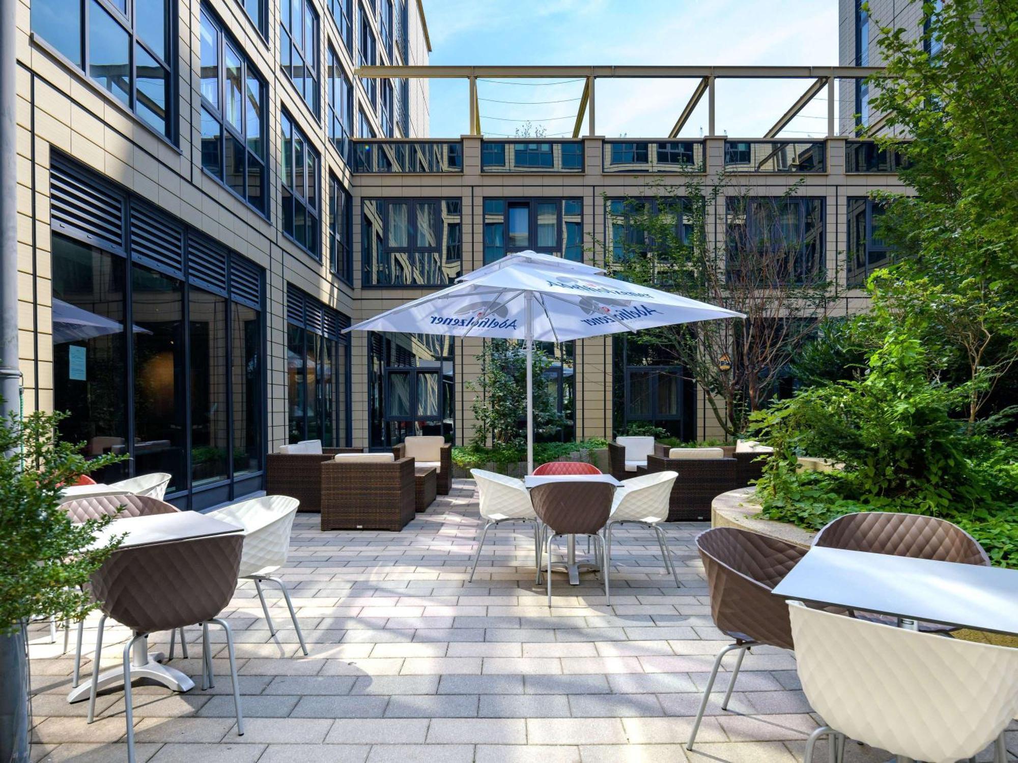 Ibis Muenchen Parkstadt Schwabing Exterior foto